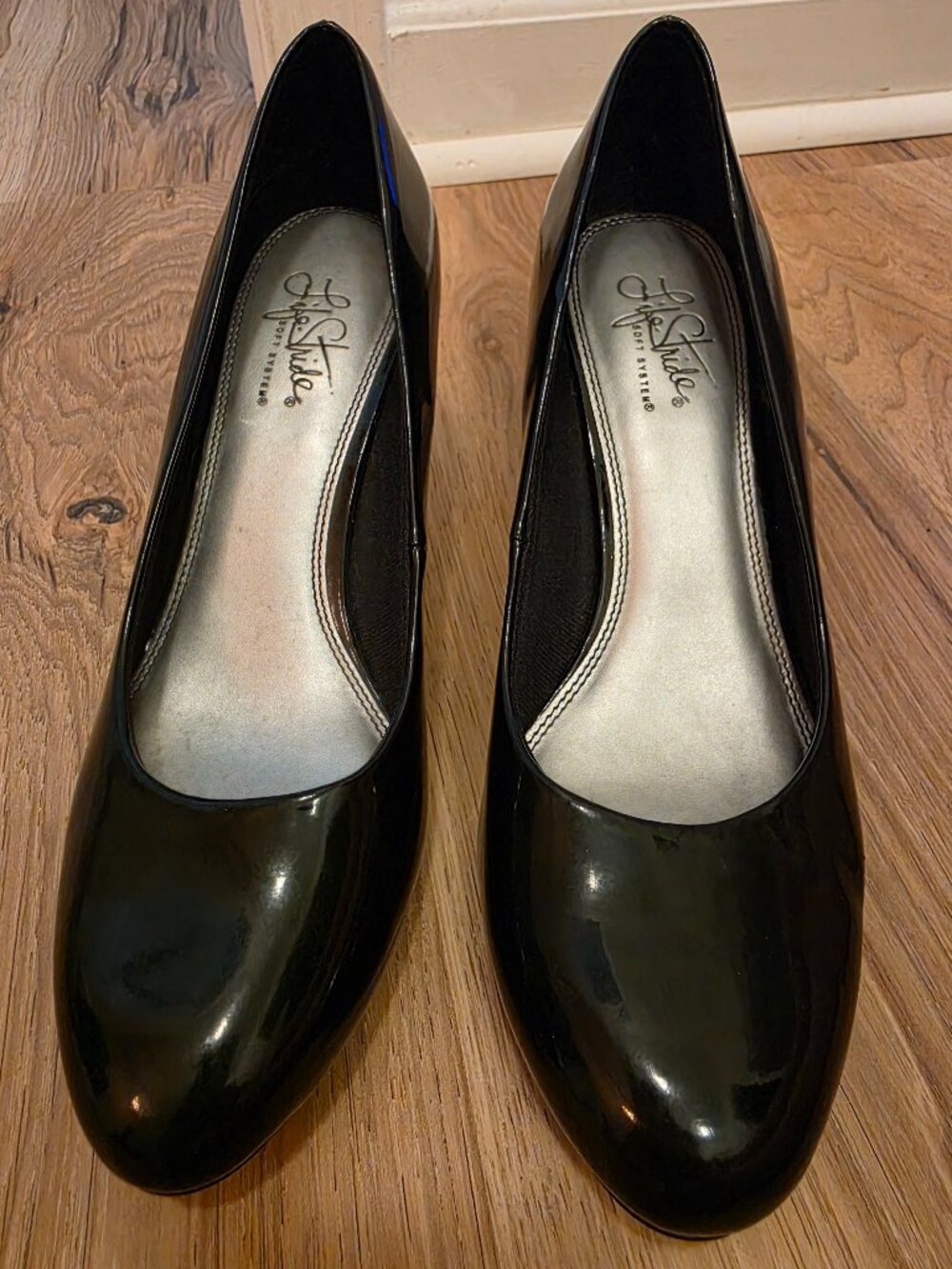 LifeStride Parigi Black Patent Pumps Size 10M Classic Heels